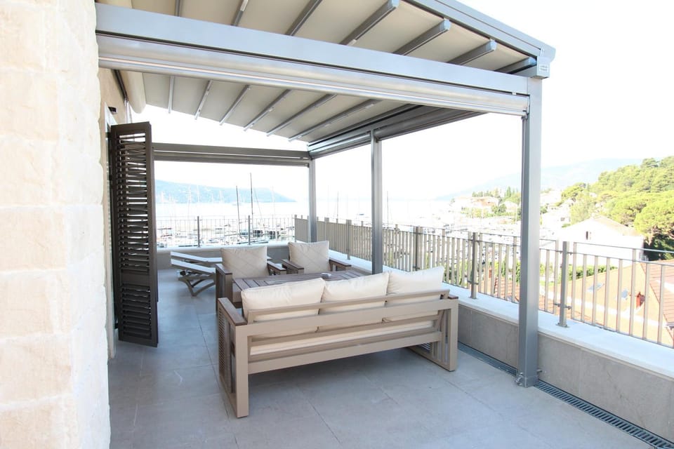 View (from property/room), Balcony/Terrace, Balcony/Terrace, Seating area, Sea view