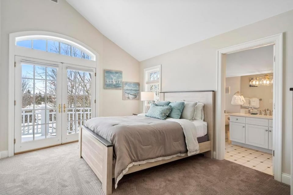 Experience luxury at Northern Charm 34 in Bay Harbor House in Bay Harbor