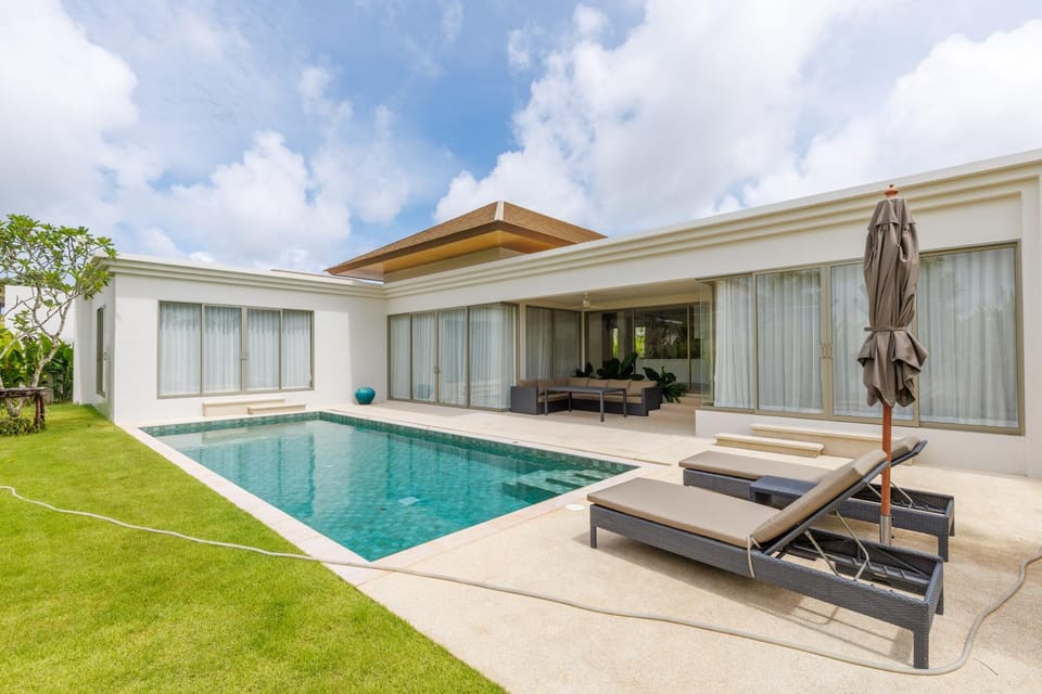 Property building, Swimming pool