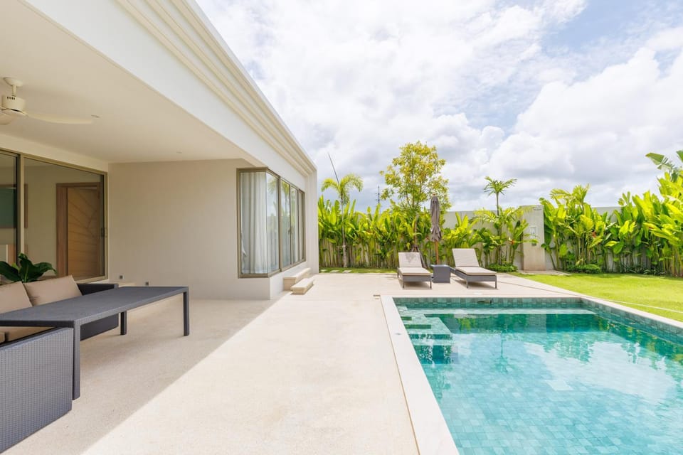 Property building, Swimming pool