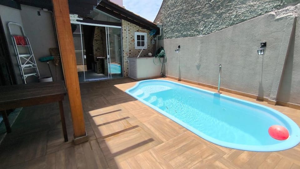 Casa com Piscina, Suíte, 3 Quartos,1 WC e1 Lavabo House in Blumenau