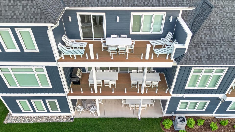 Spacious 7-bedroom retreat in beautiful Bay Harbor, perfect for large groups! House in Bay Harbor