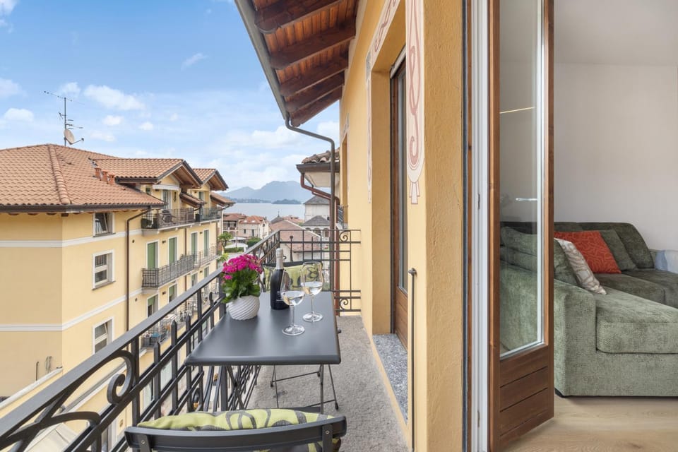Property building, View (from property/room), Balcony/Terrace, Living room