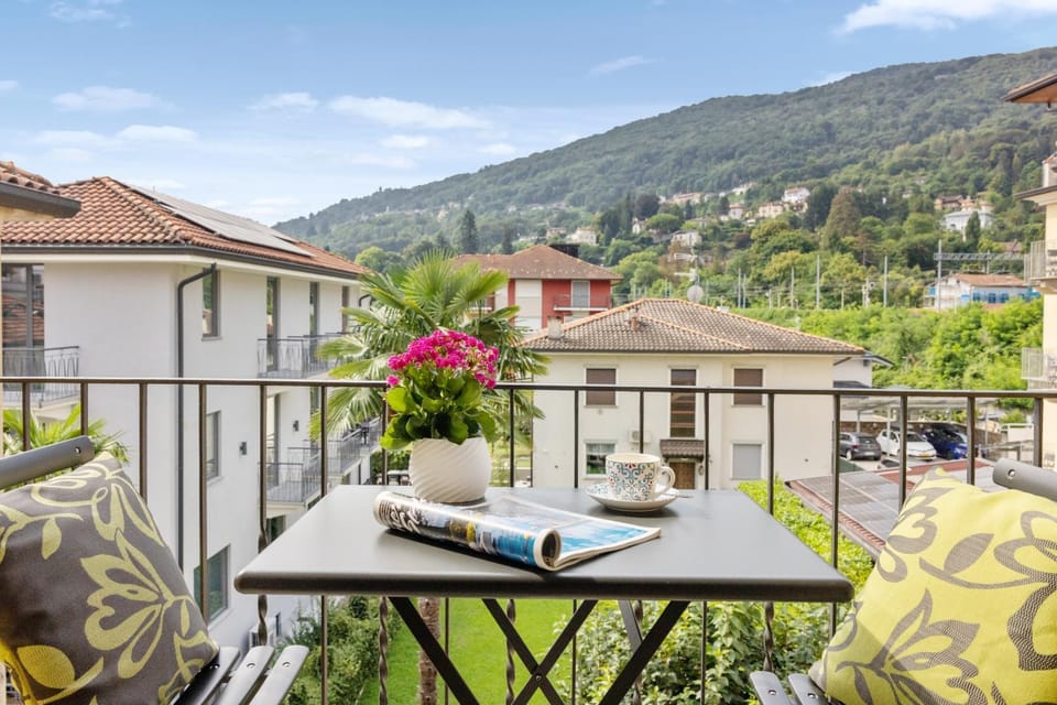 Natural landscape, Balcony/Terrace, Mountain view