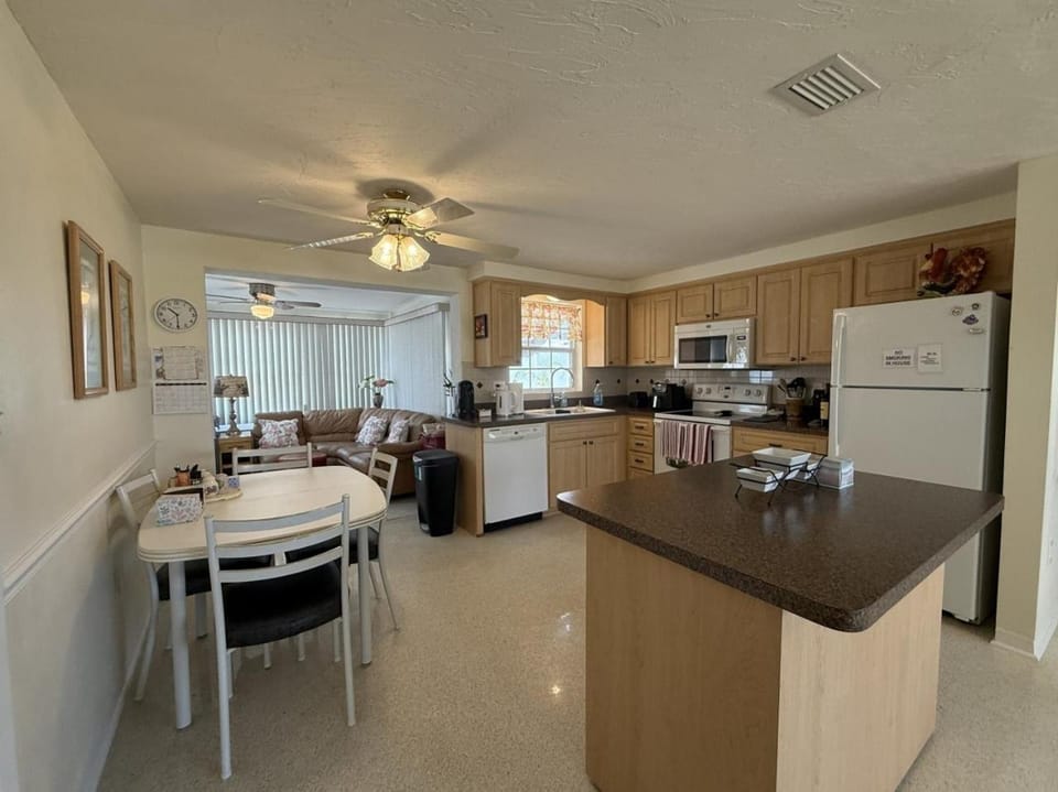 Odyssey Oasis House in Holiday