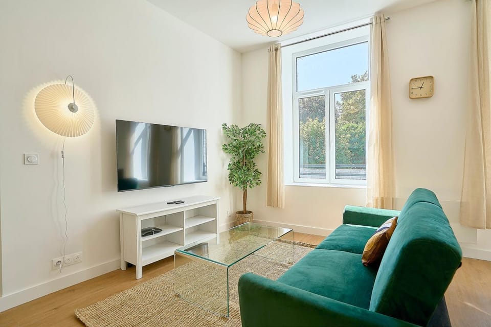 Two-bedroom apartment near city center and metro Apartment in Hauts-de-France