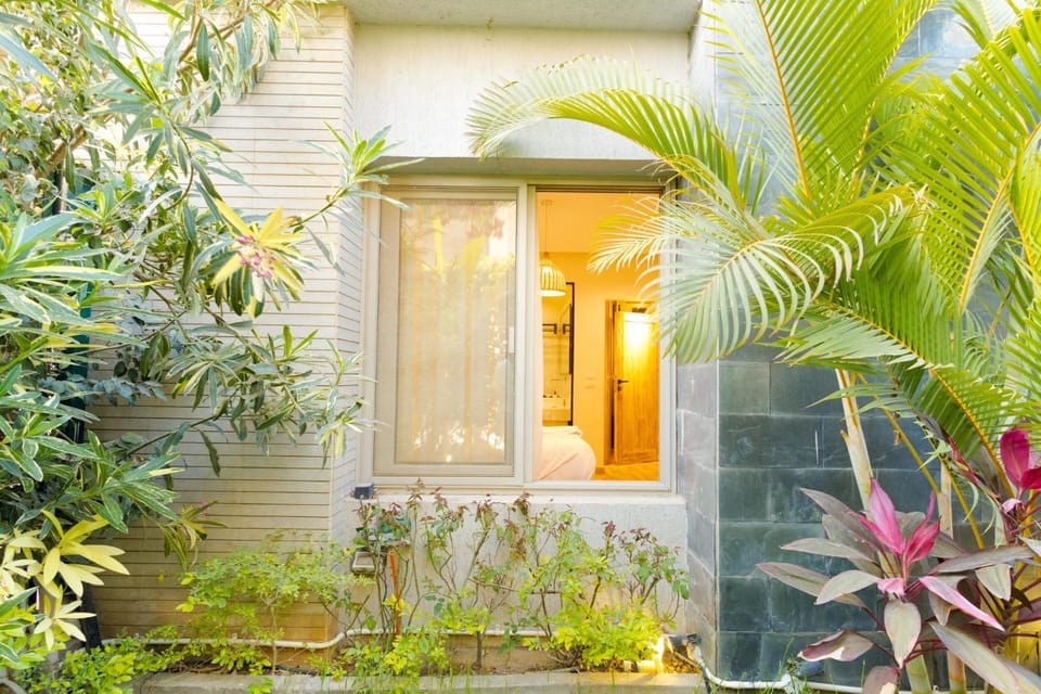 Property building, Spring, Day, Garden, Garden view