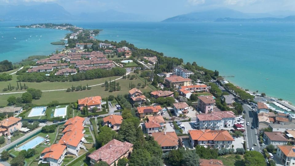 Nearby landmark, Neighbourhood, Natural landscape, Bird's eye view, City view, Lake view