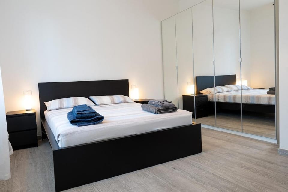 Bed, Photo of the whole room, Bedroom, towels, wardrobe