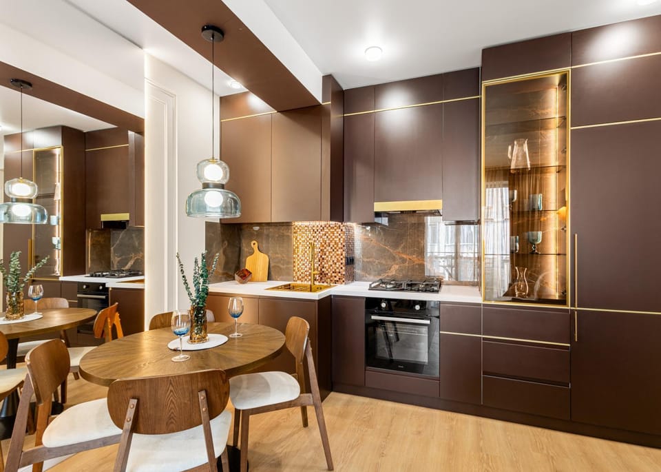 Kitchen or kitchenette, Dining area, dishwasher, oven