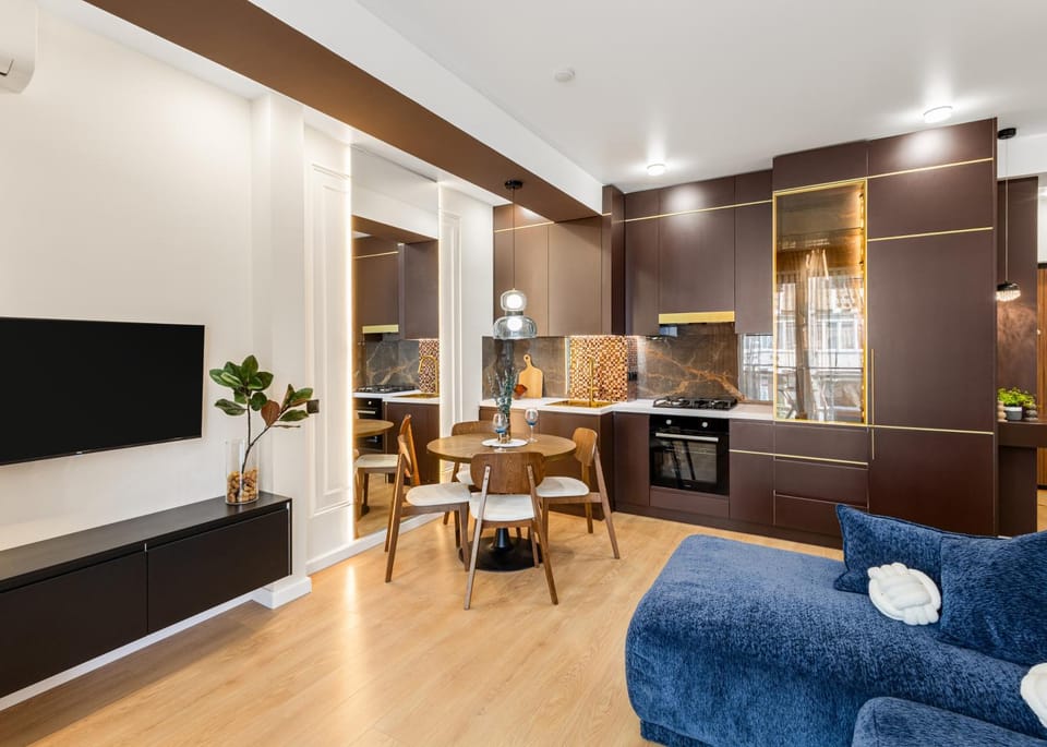 TV and multimedia, Kitchen or kitchenette, Seating area, Dining area