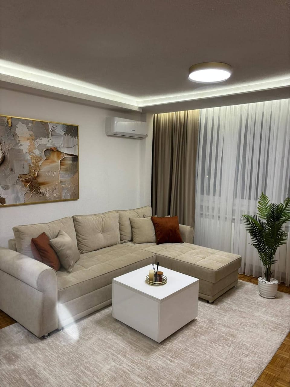 Living room, Seating area, air conditioner