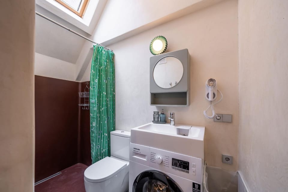 Shower, Toilet, washing machine
