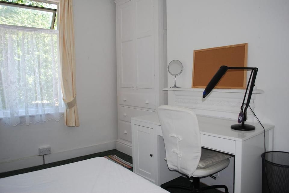 3 Bedroom Entire Home in Canterbury City House in Canterbury