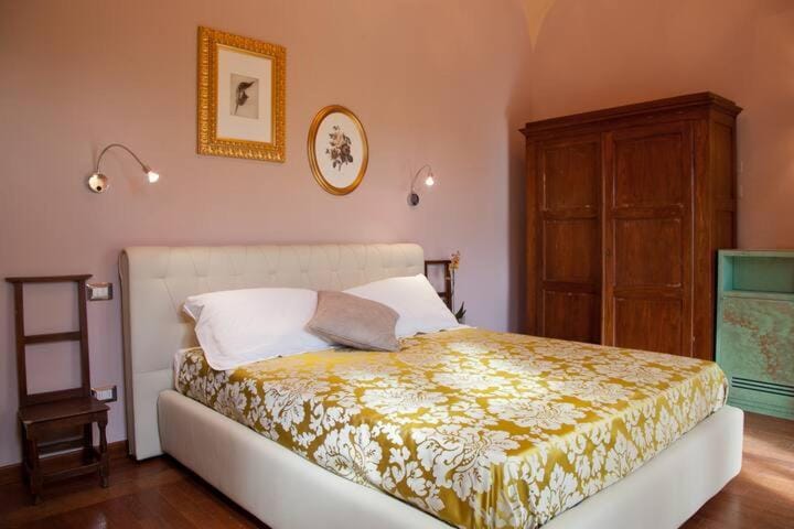Relais Montemaggiore Bed and Breakfast in Tuscany