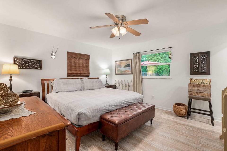 40-Ft Private Pool - Pet-Friendly 15 Min to Beach Villa in Indian River
