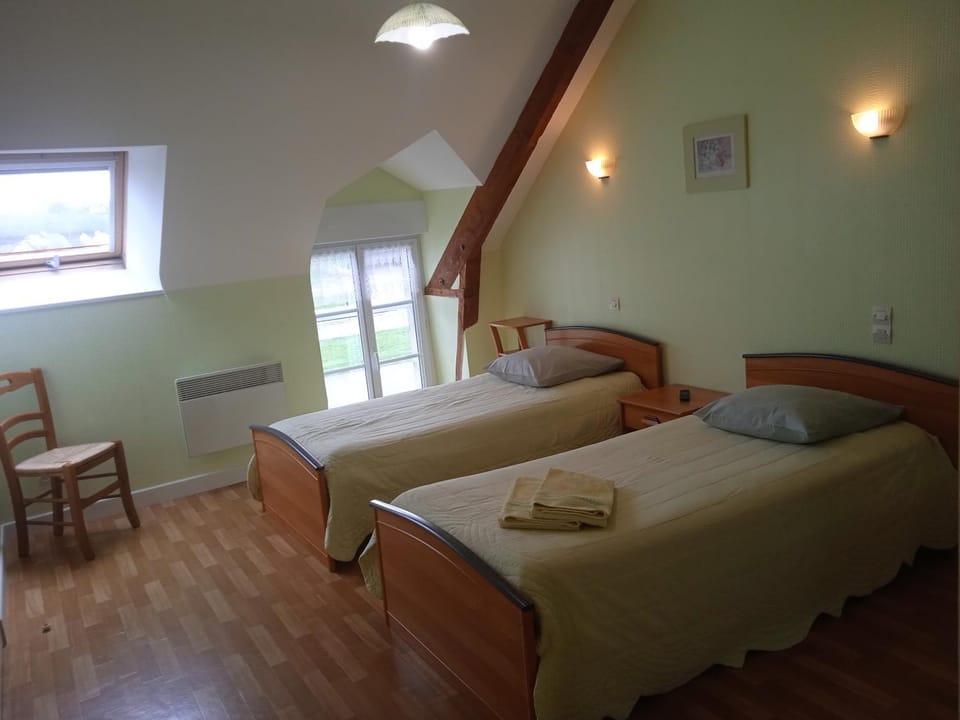 Toilet, Property building, Bed, Bathroom, Bedroom, Breakfast, internet, locker, towels