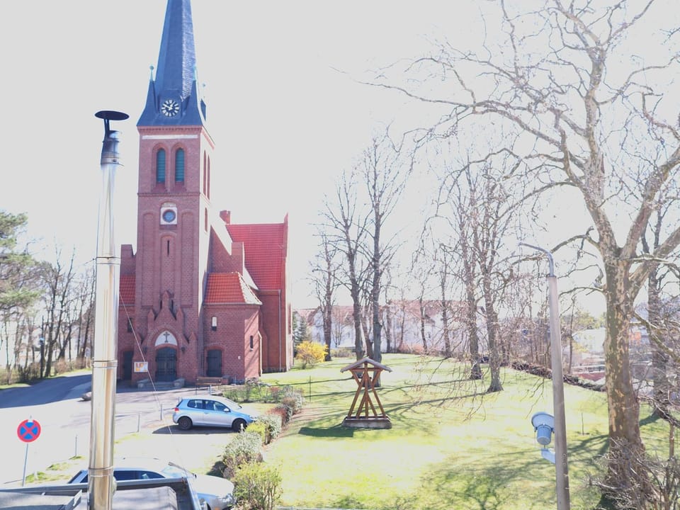 Nearby landmark, Neighbourhood