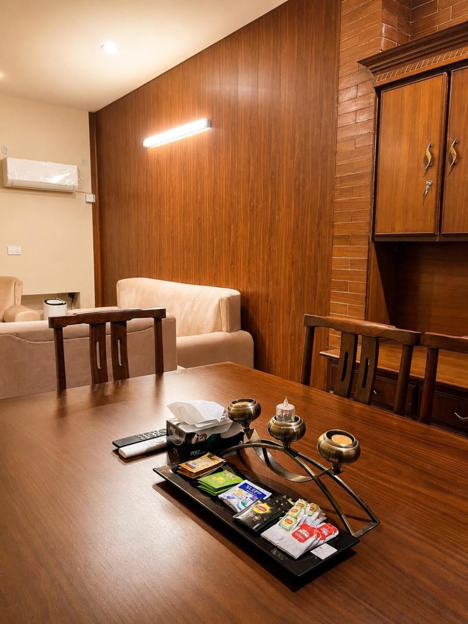 Living room, Food and drinks, Dining area, Food, Drinks, wardrobe