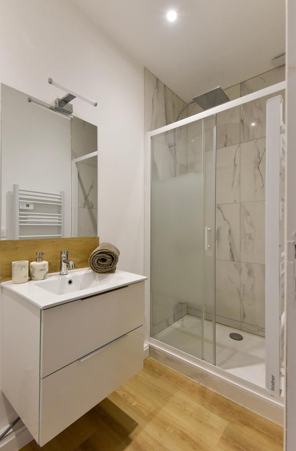 Shower, Bathroom, towels