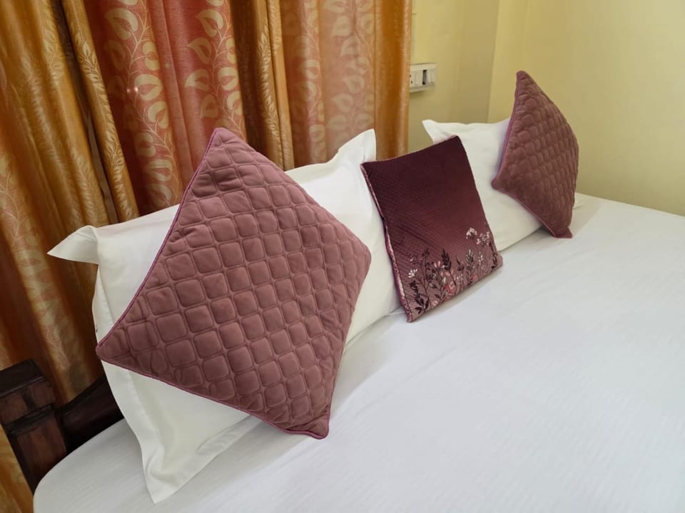 Thadathukalayil Residency, Kumily Busstation Vacation rental in Kerala