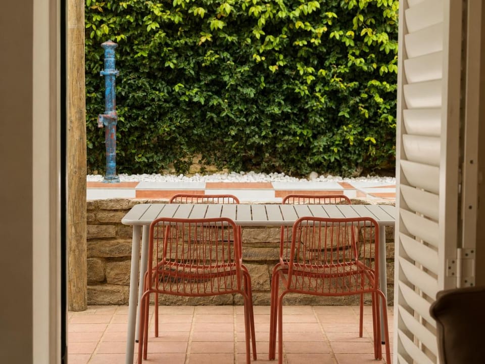 Patio, Seating area
