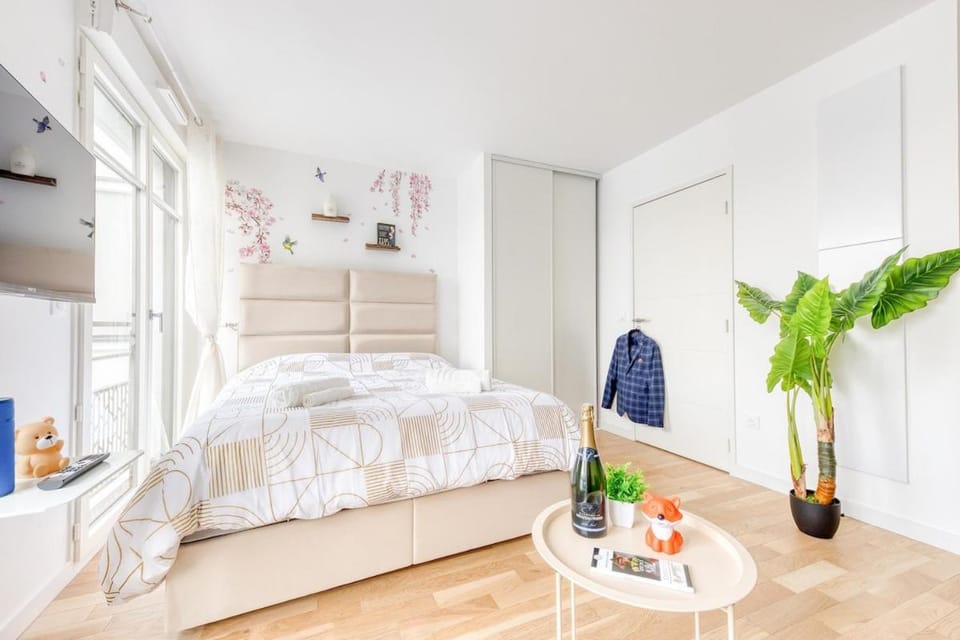 Luxury New - All equipped - Up to 4 persons - Parking Rue Gratuit - M8 - RERD - Paris 10mn - Mobility Lease Apartment in Créteil