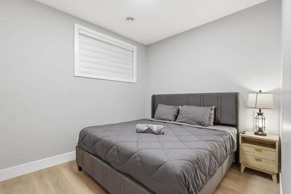 Perfect Inner-City Getaway 2BR House in Calgary