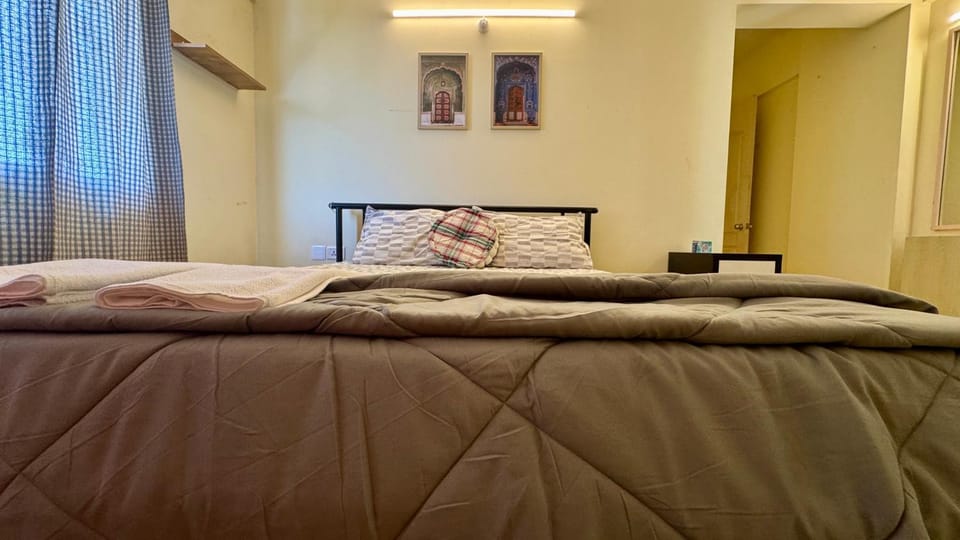 Skychat 1104 Sea View 2BHK Near Beach & IT Hub Apartment in Thiruvananthapuram