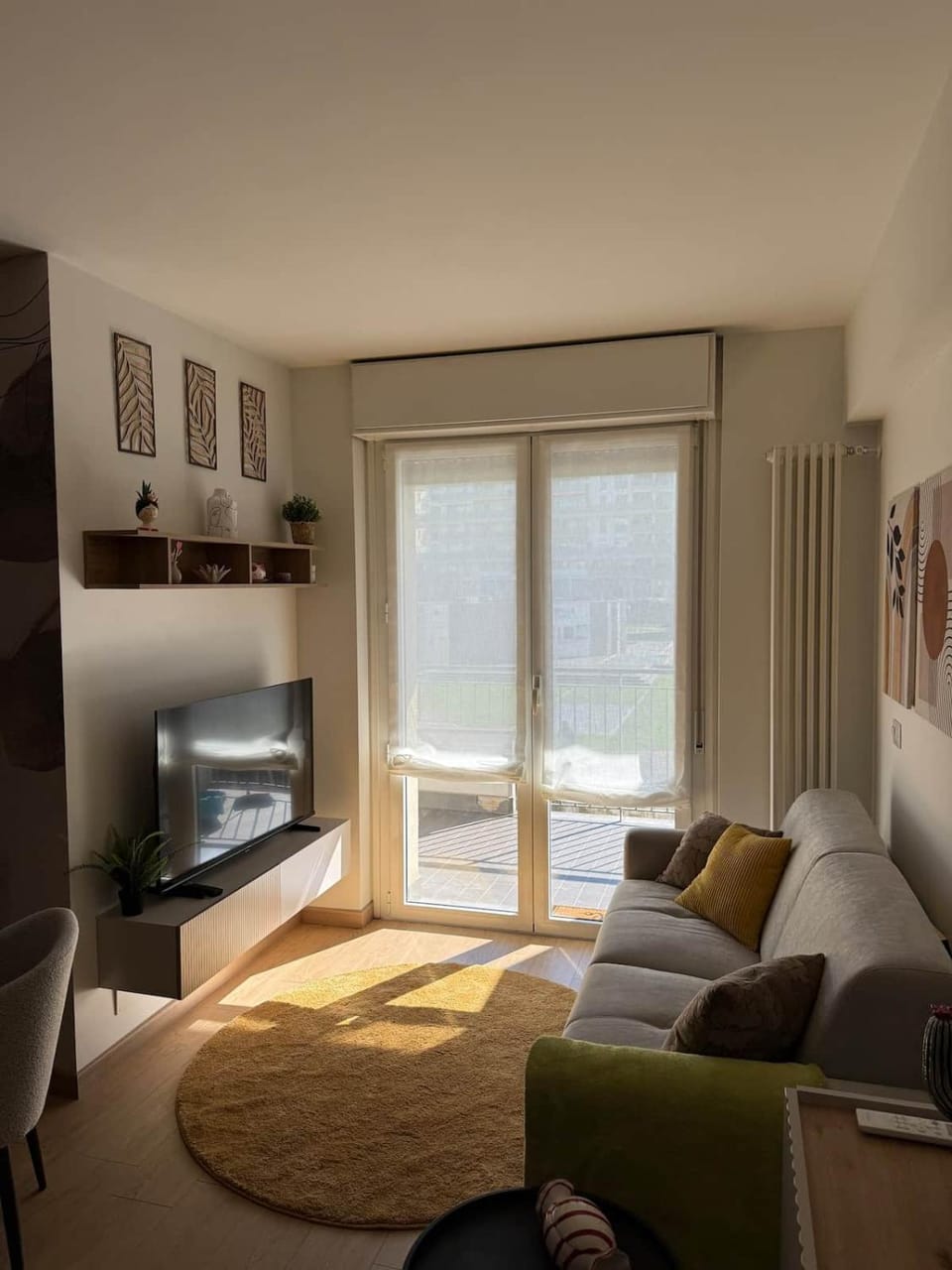 Bed, Living room
