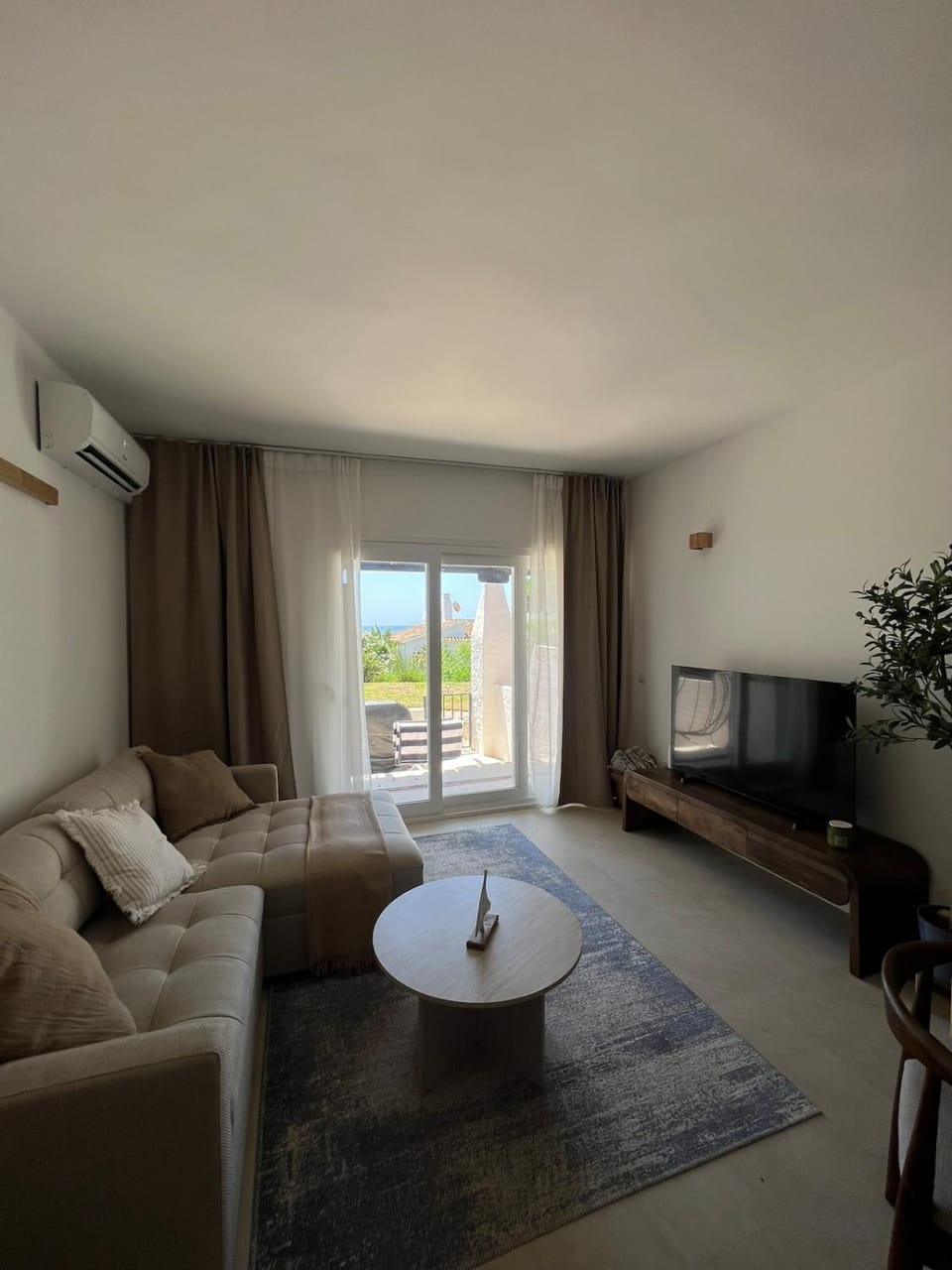 TV and multimedia, Living room, Seating area