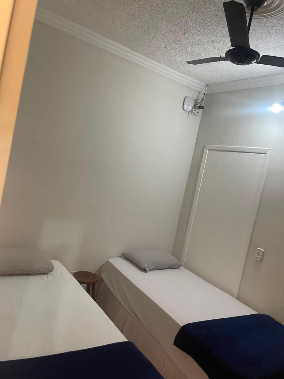 Bed, Photo of the whole room, Bedroom, air conditioner
