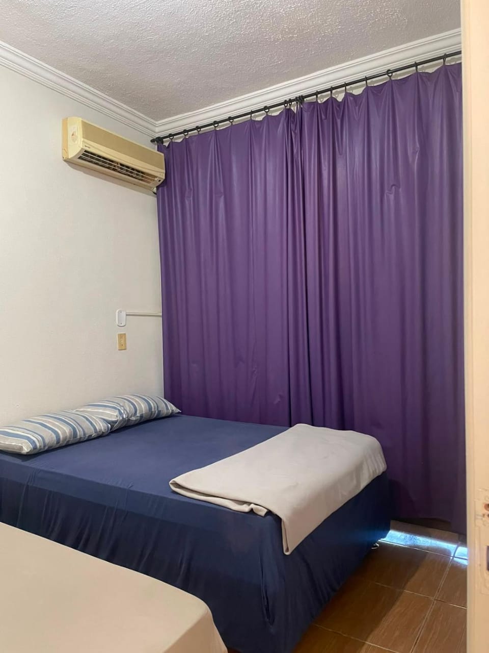 Bed, Photo of the whole room, Bedroom, air conditioner