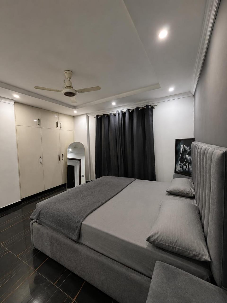 Bed, Photo of the whole room, Bedroom