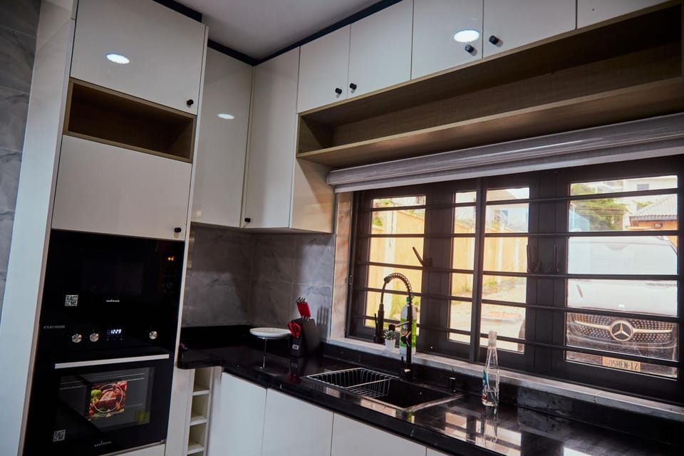 Kitchen or kitchenette, microwave, oven