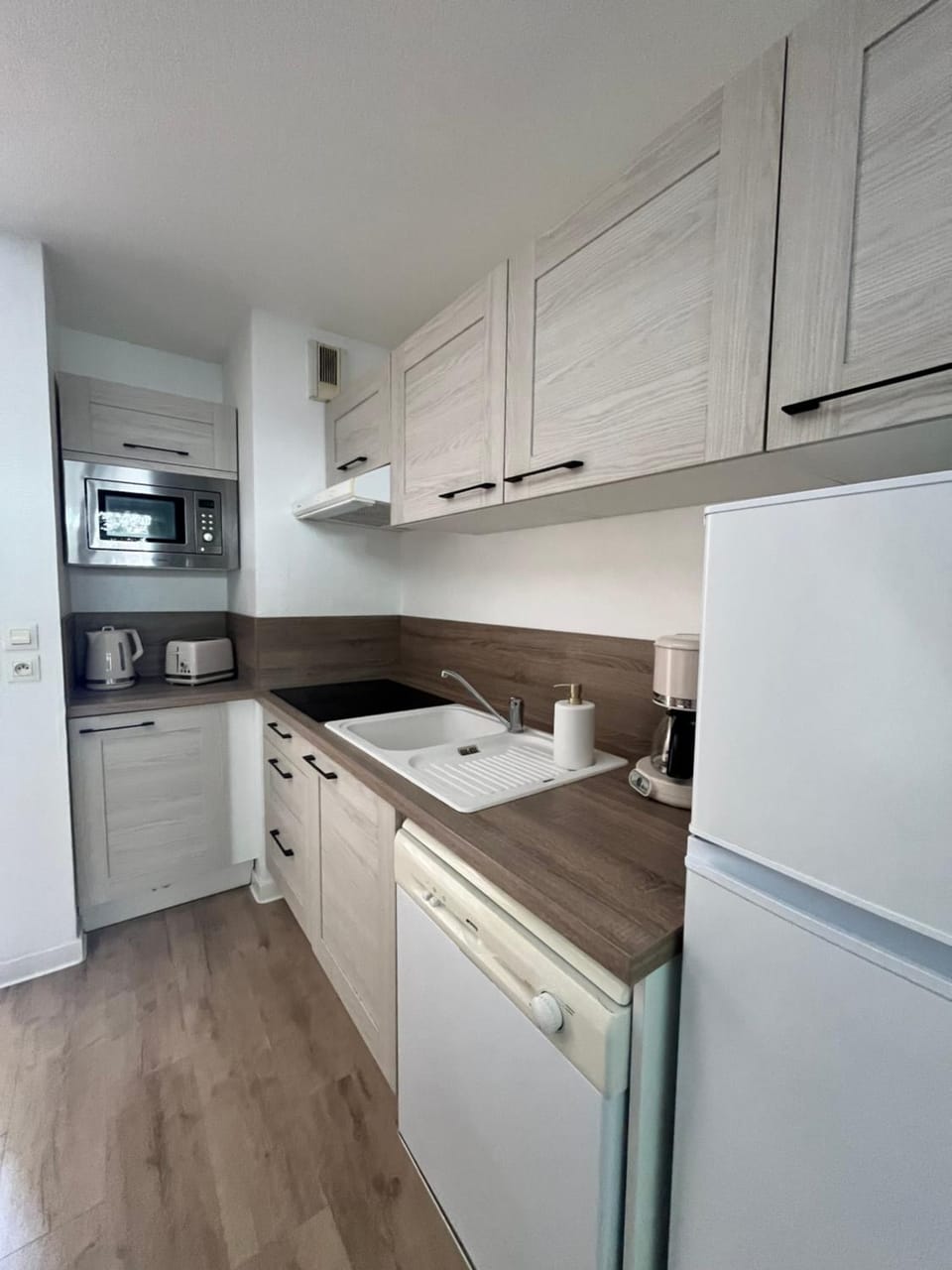 Kitchen or kitchenette