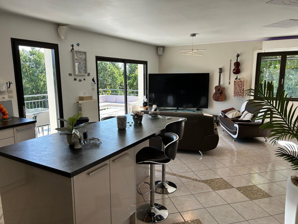 Communal lounge/ TV room