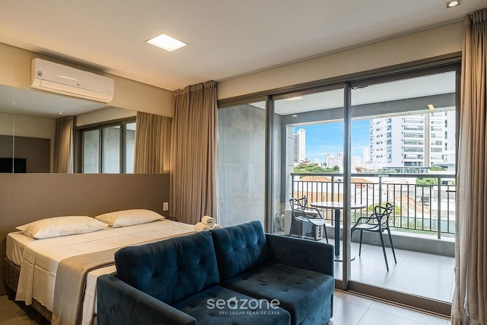 Bed, View (from property/room), Balcony/Terrace, Living room, Bedroom, City view