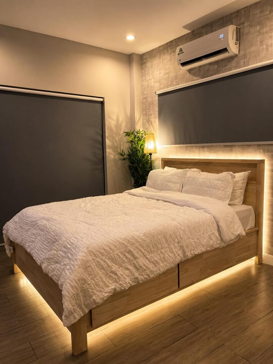 Bed, Photo of the whole room, Bedroom, air conditioner