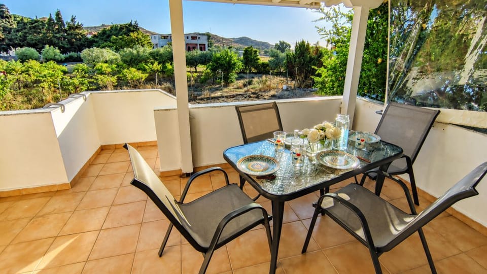 View (from property/room), Balcony/Terrace, Seating area