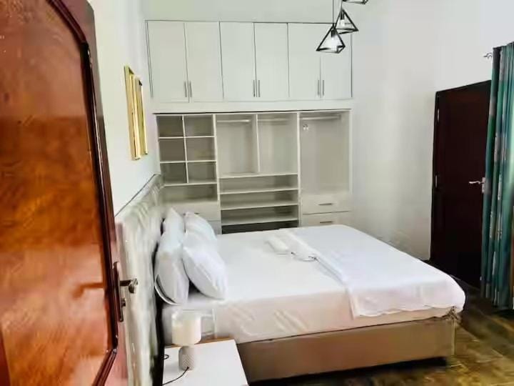 Lineida's Place Apartment in Africa
