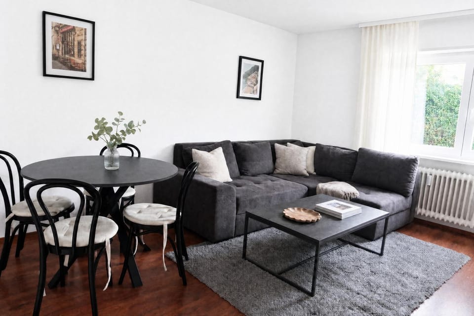 Living room, Dining area