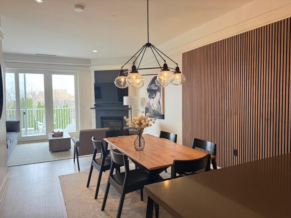 Maritime Suite 2117 in Bay Harbor: A 2-bedroom condo with stunning village views. Apartment in Bay Harbor