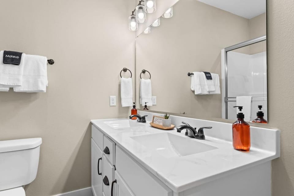 The Rustic Roost - Your Lakeside Escape! Country House in Branson