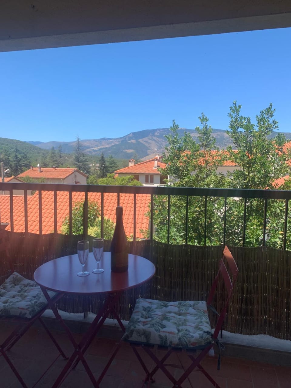 View (from property/room), Balcony/Terrace, Dining area, Mountain view