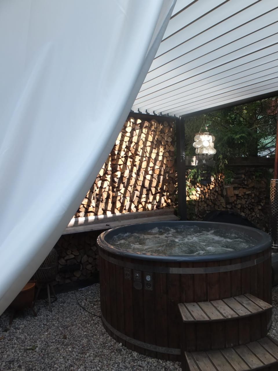 Hot Tub, Hot Tub