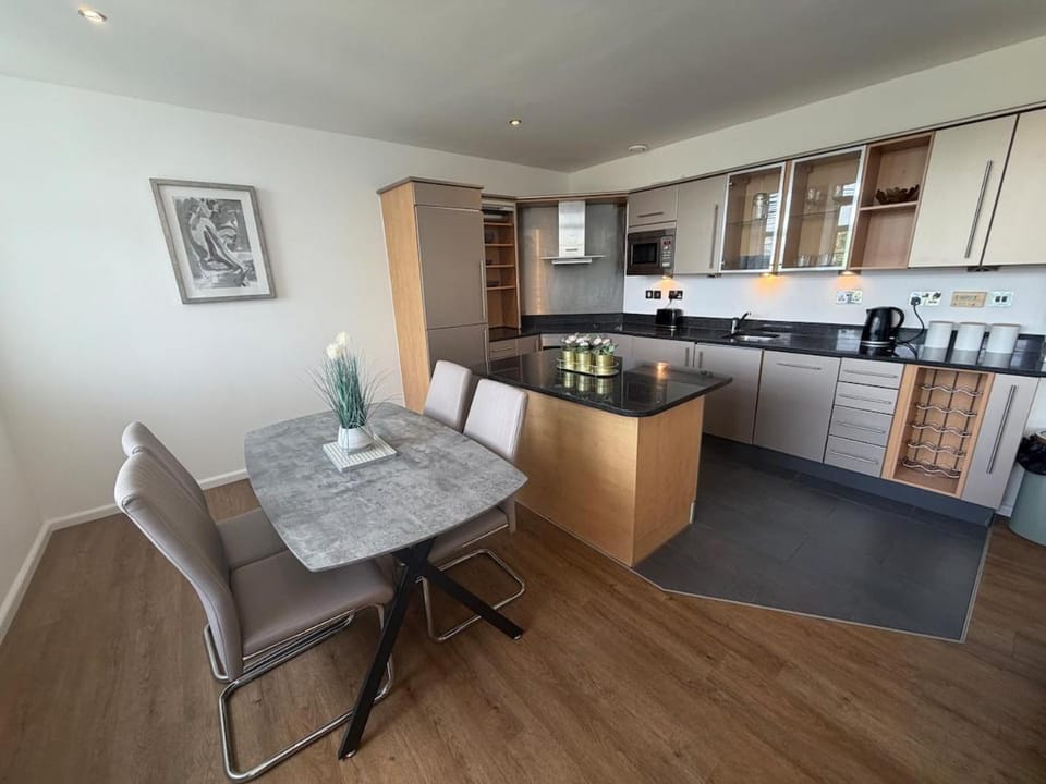 Brighton 2 Bed - Sleeps 6 - Monthly Stays Apartment in Brighton
