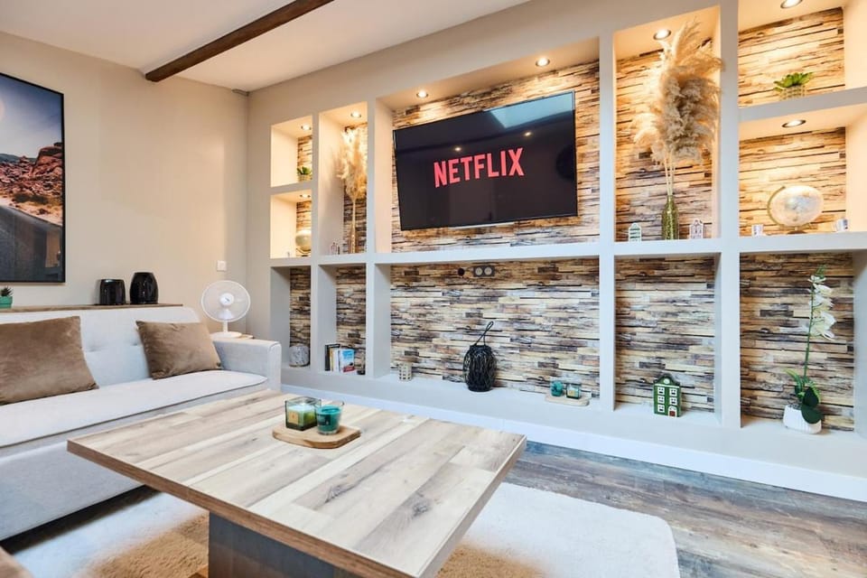 TV and multimedia, Living room, Seating area