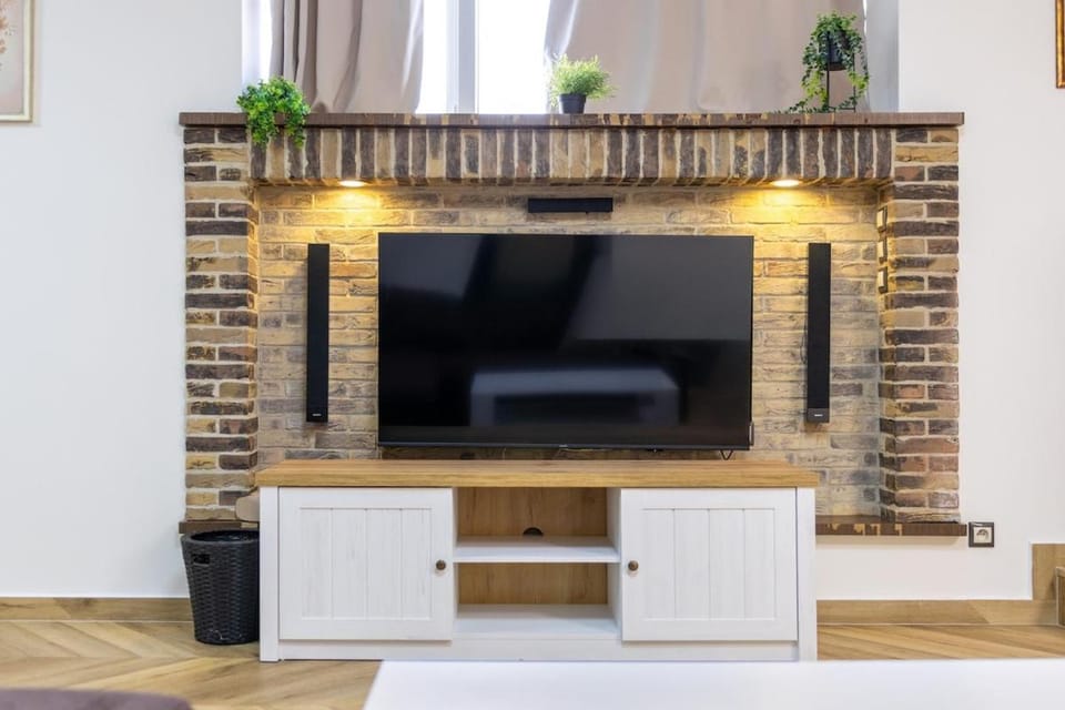 Communal lounge/ TV room, TV and multimedia, Evening entertainment, flat iron