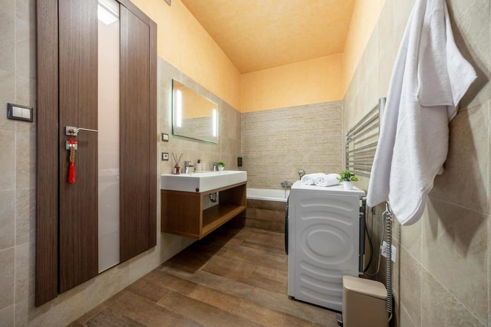 Bed, Bathroom, Living room, Photo of the whole room, Seating area, Bedroom, towels, wardrobe